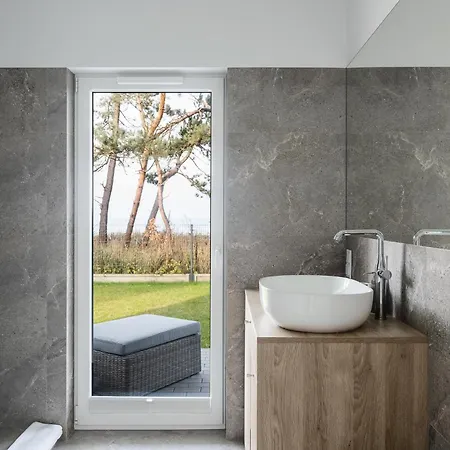 Let's Sea - 2 Bedroom - Premium Baltic With Front Sea View Garden And Access